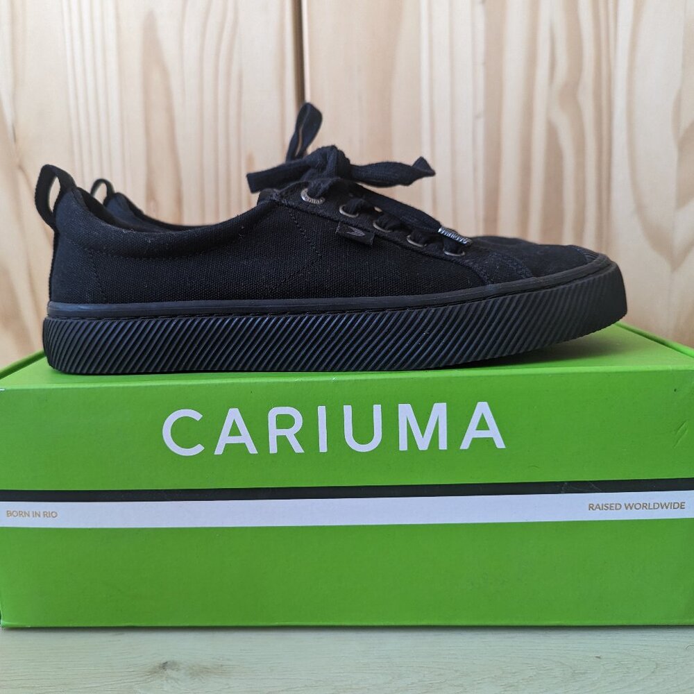 Cariuma OCA LOW black size 9 NEW (tried on outside)